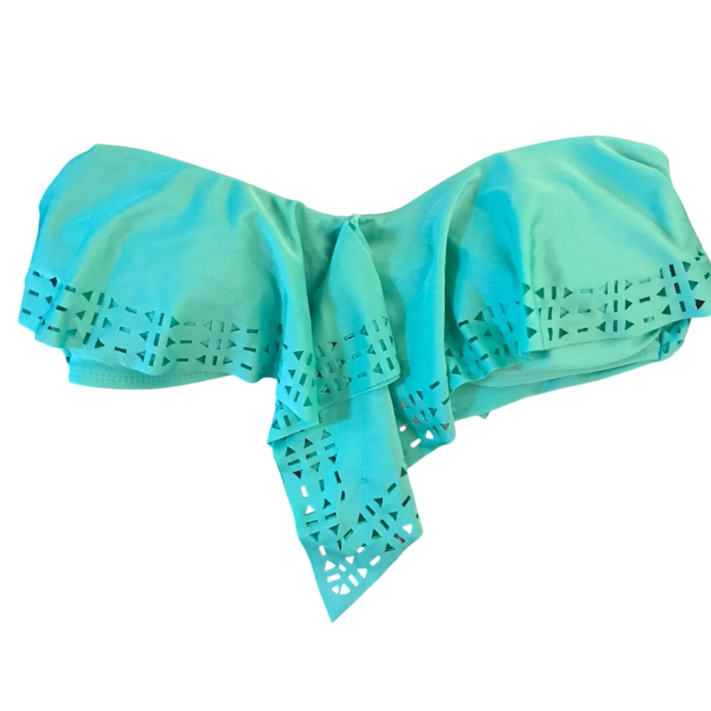 RAISINS Laser Cut Flounce Bikini Top